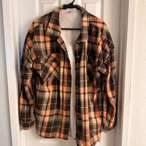 Women’s plaid shaket size XL